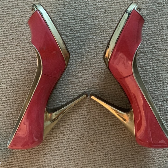 Patent leather Cool,fun, wear with jeans or mini - Picture 2 of 3